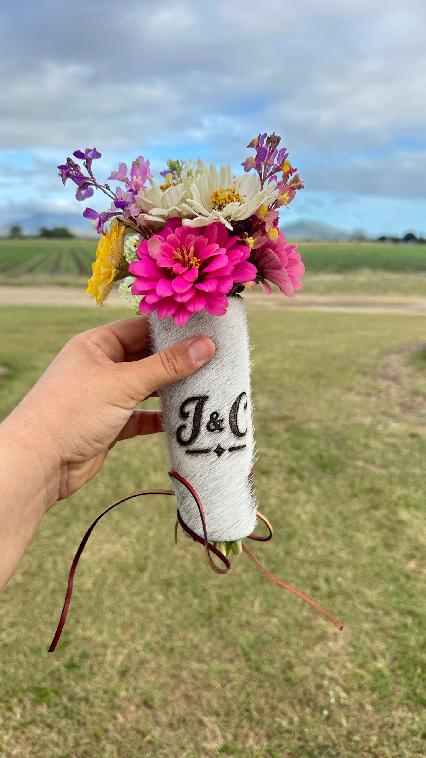 Personalised Cowhide Bouquet Wrap | Western Wedding Bouquet Holder