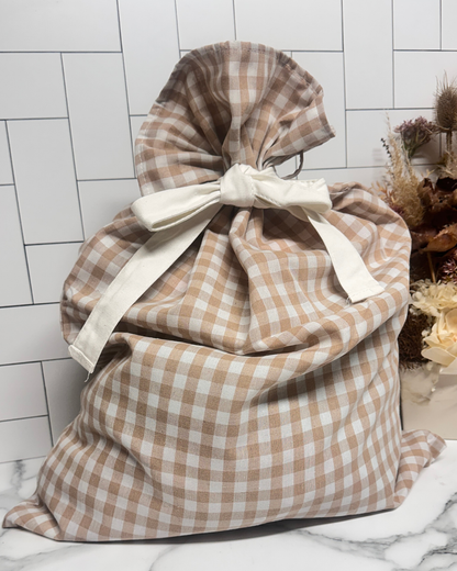Neutral Gingham Christmas Sack – Reusable Fabric Gift Bag with Tie Closure (50x70cm, Lined)