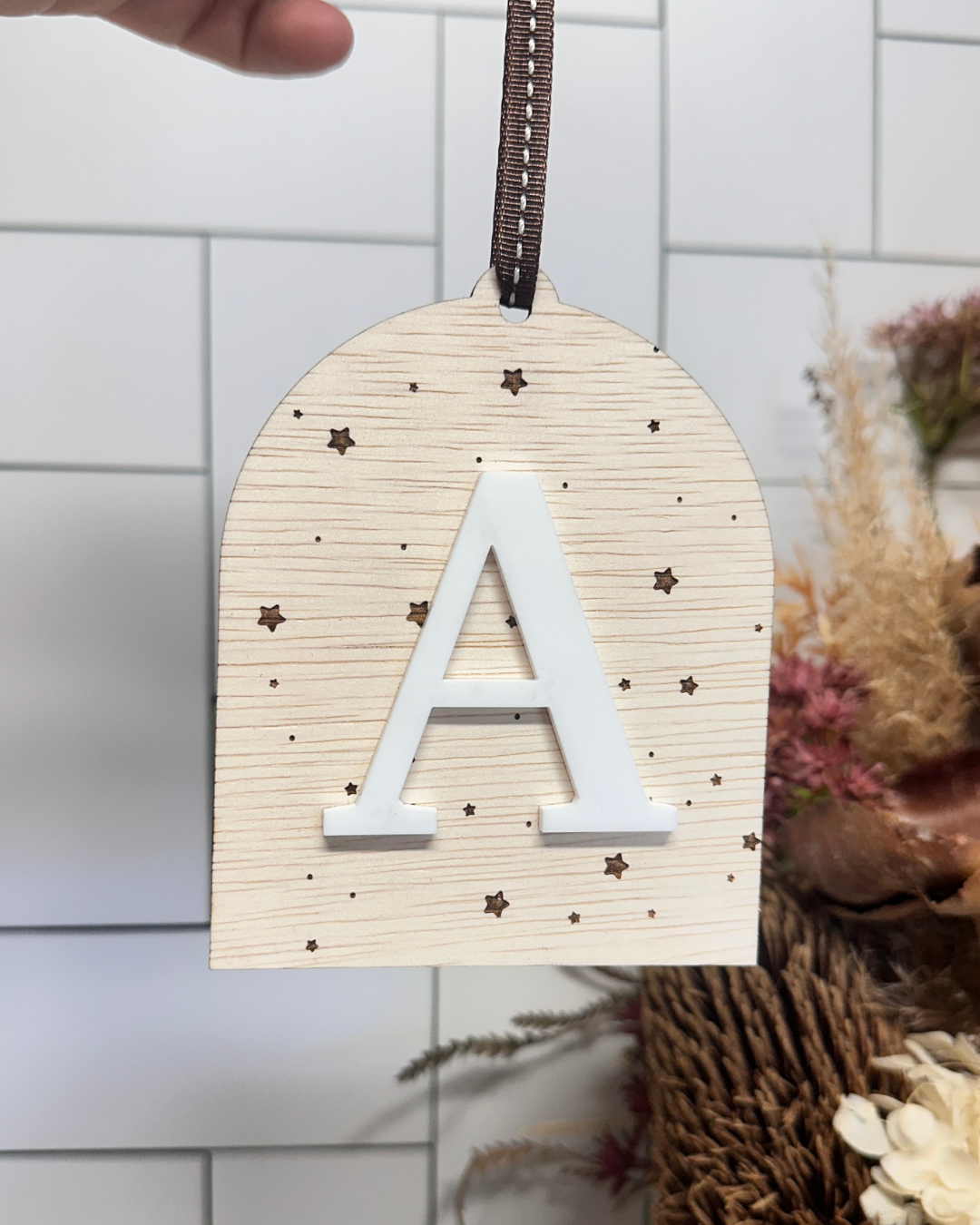 Personalised Wooden Santa Sack Tag – Custom Name or Letter Ornament (Western Christmas Style)